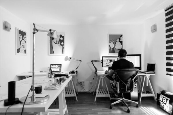 Guide to Setting Up a Home Office for Remote Work